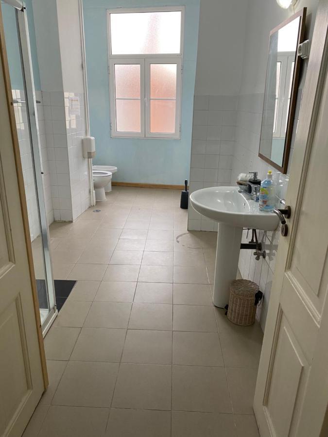 Classic Chiado 1 - Central Guest House Room With Shared Bathroom Lisboa المظهر الخارجي الصورة